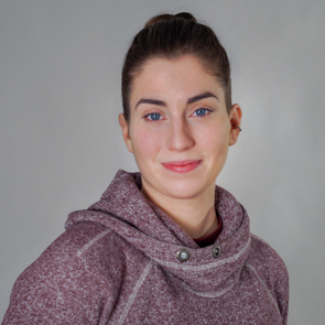 Headshot_Alexandra